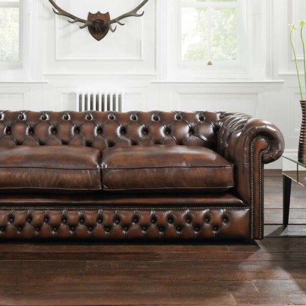 Holyrood Chesterfield Sofa - Image 3