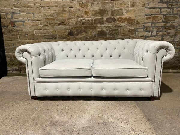 London 2 Seat Chesterfield Sofa - Plush Silver