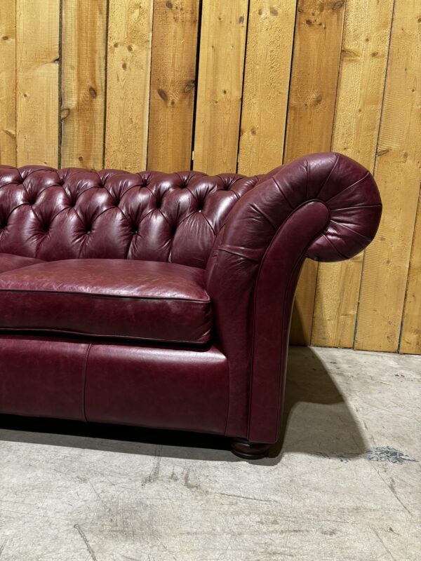 Wandsworth 2 Seat Chesterfield Sofa - Old English Burgundy (Price Band B) - Image 6