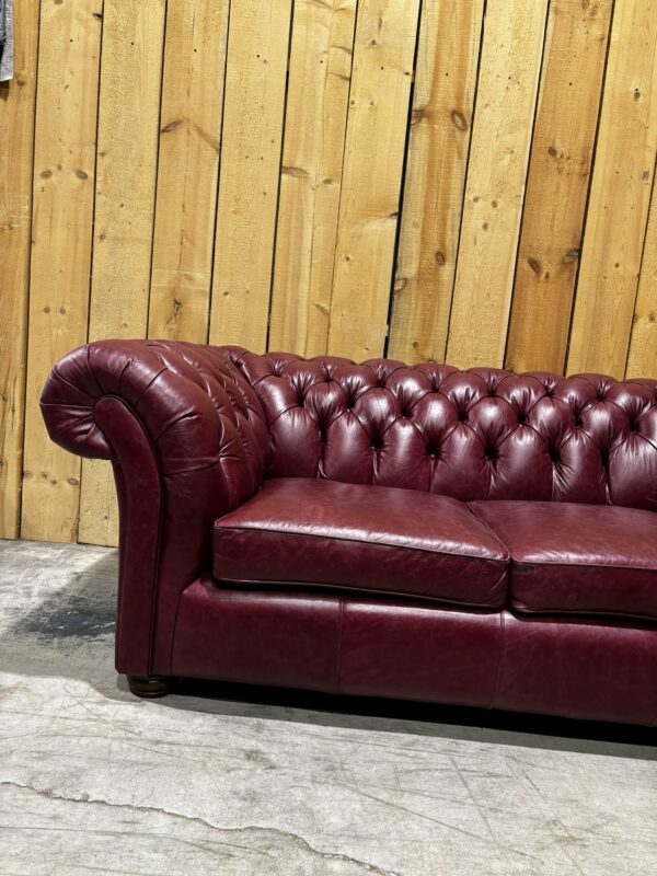 Wandsworth 2 Seat Chesterfield Sofa - Old English Burgundy (Price Band B) - Image 7