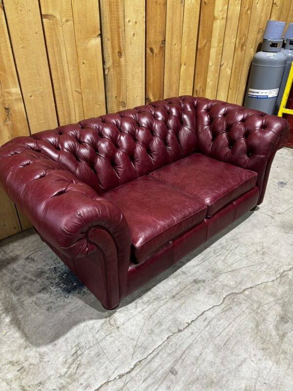 Wandsworth 2 Seat Chesterfield Sofa - Old English Burgundy (Price Band B) - Image 9