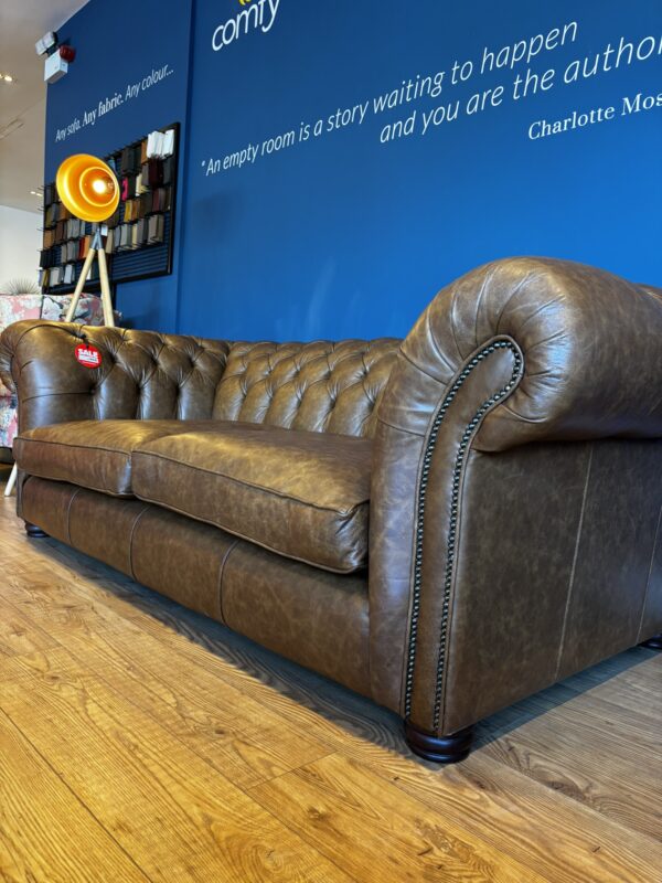 UK Stock - Bespoke Wandsworth 3 Seat Chesterfield Sofa (+9cm Depth) - Dune Tan Leather - Image 5