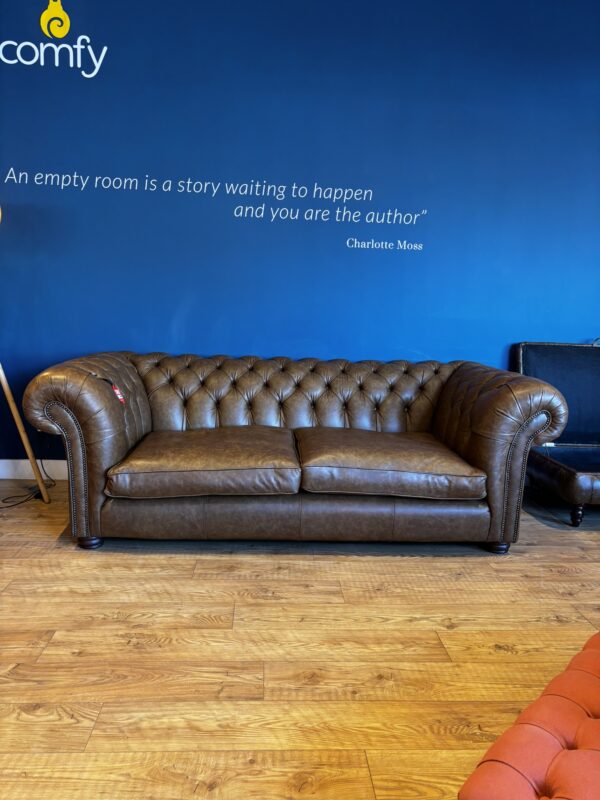 UK Stock - Bespoke Wandsworth 3 Seat Chesterfield Sofa (+9cm Depth) - Dune Tan Leather