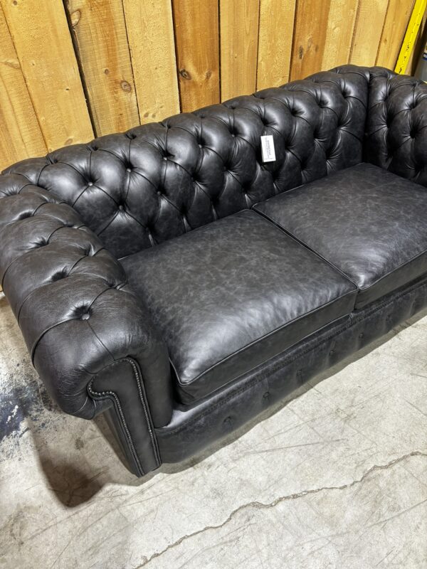 UK STOCK - London 2 Seater Chesterfield Sofa - Dune Charcoal Leather - Image 9