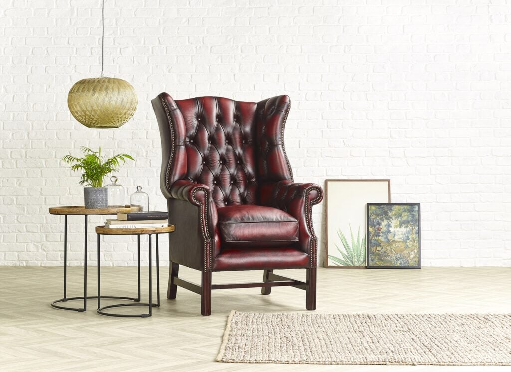 chesterfield-chairs-statement-coffee-table