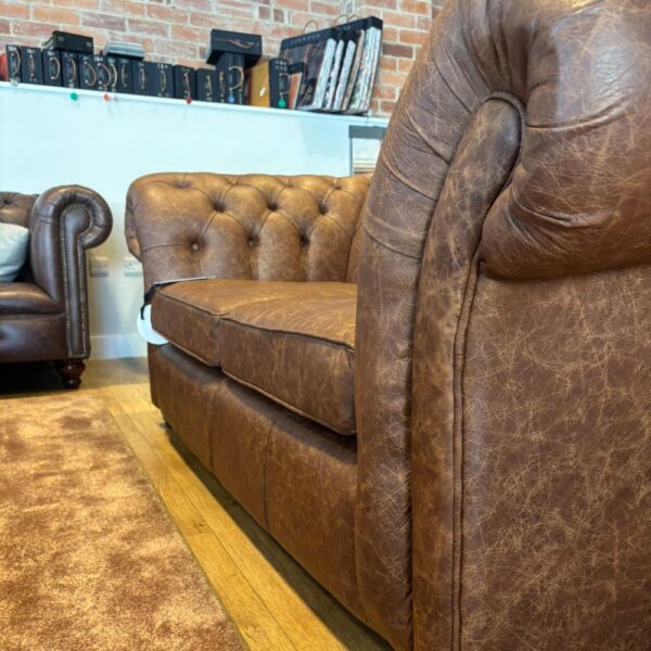UK Showroom Stock - Wandsworth 2 Seat Chesterfield Sofa  - Apache Tan Leather - Image 8